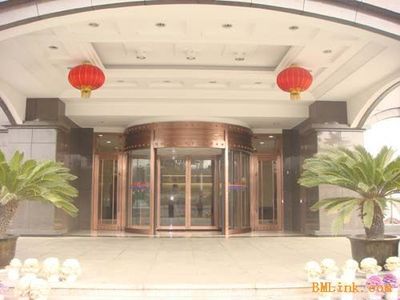 {供應(yīng)豪華智能兩翼旋轉(zhuǎn)門(mén)-銅系列指導(dǎo)價(jià)}_今日供應(yīng)豪華智能兩翼旋轉(zhuǎn)門(mén)-銅系列價(jià)格_供應(yīng)豪華智能兩翼旋轉(zhuǎn)門(mén)-銅系列價(jià)格(圖)-南京菲勒自動(dòng)門(mén)